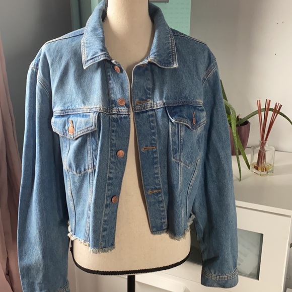 NEW ♥️  PINK VICTORIA’S SECRET ♥️ Cropped Oversized Denim Jacket ♥️  M - Picture 9 of 16